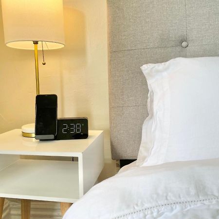 The Warhola Bloomfield By Luxe Pgh Apartment Pittsburgh Bagian luar foto
