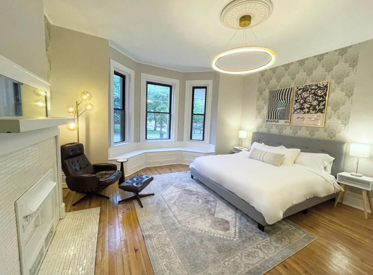 The Warhola Bloomfield By Luxe Pgh Apartment Pittsburgh Bagian luar foto