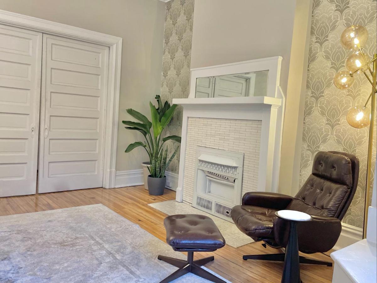 The Warhola Bloomfield By Luxe Pgh Apartment Pittsburgh Bagian luar foto
