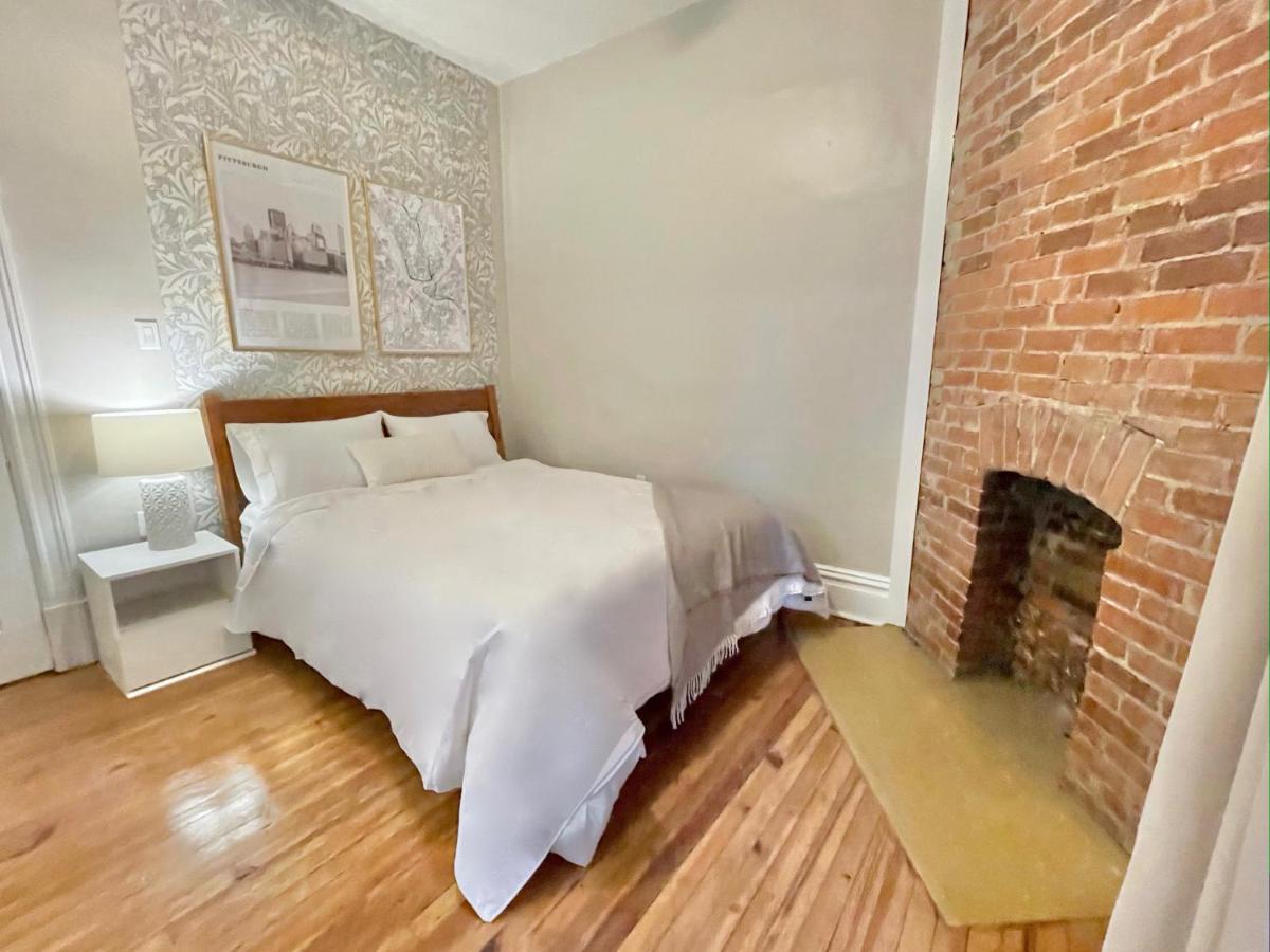 The Warhola Bloomfield By Luxe Pgh Apartment Pittsburgh Bagian luar foto