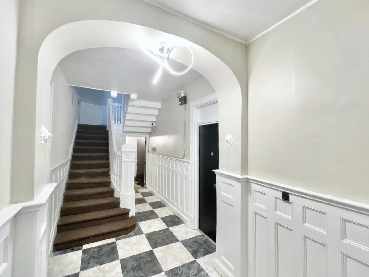 The Warhola Bloomfield By Luxe Pgh Apartment Pittsburgh Bagian luar foto