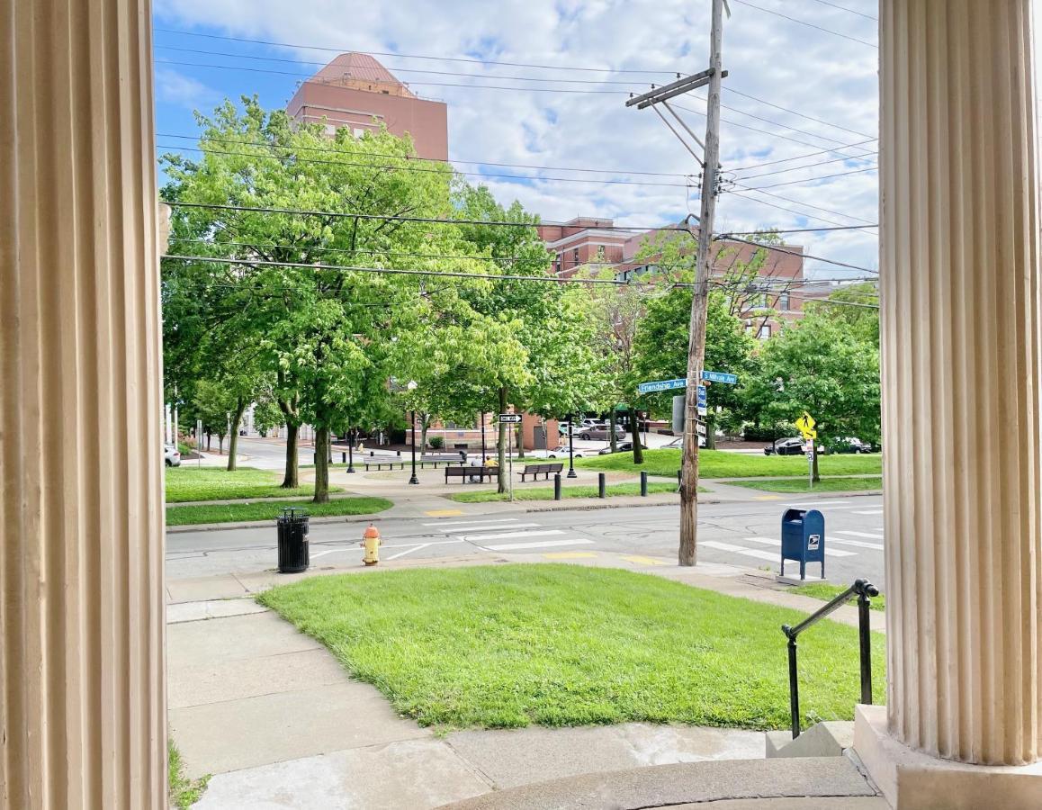 The Warhola Bloomfield By Luxe Pgh Apartment Pittsburgh Bagian luar foto