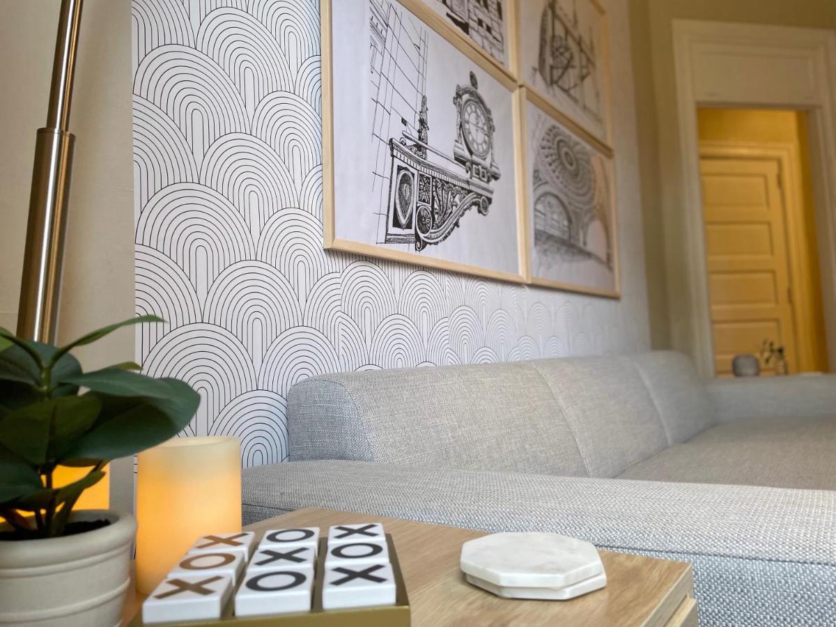 The Warhola Bloomfield By Luxe Pgh Apartment Pittsburgh Bagian luar foto